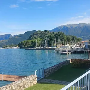 https://in-suite-lake-1.it-lombardy.com